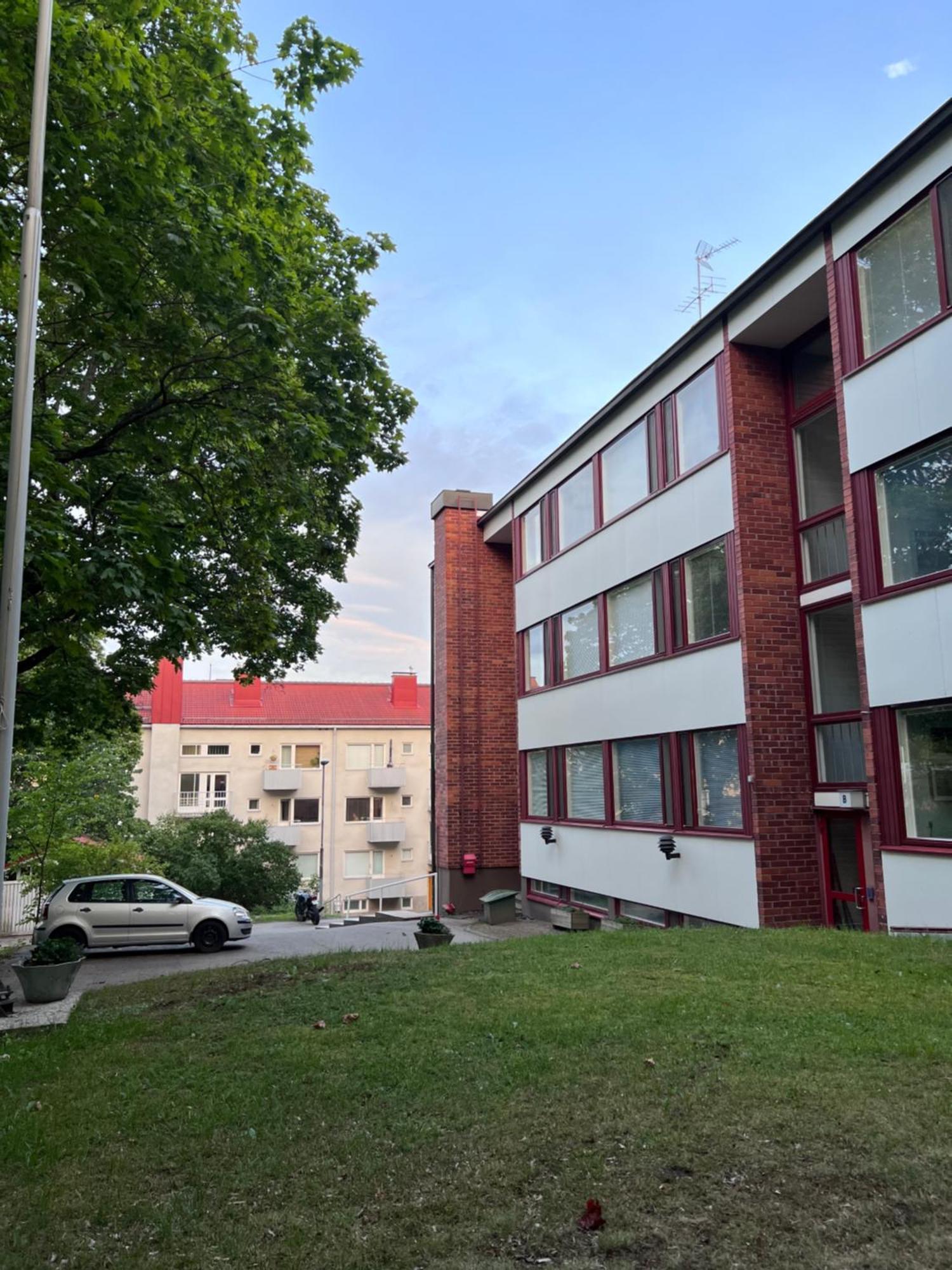 Apartamento Kaksio Helsingissae Omalla Parkkipaikalla Helsinki Exterior foto